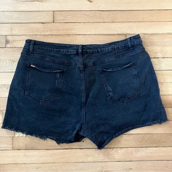 City Chic Denim 22 Black Distressed Denim Cutoff Shorts - Picture 2 of 2